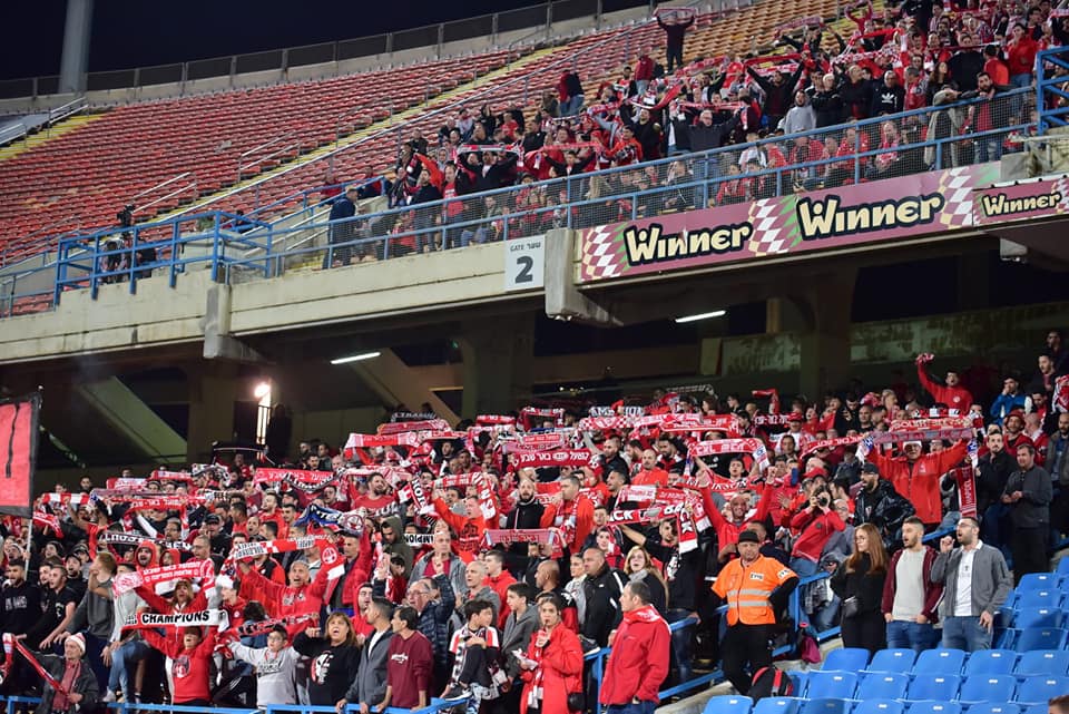 אוהדי באר שבע באיצטדיון הלאומי לשעבר. נשמעו היטב (צילום: באדיבות הפועל ''תדיראן'' באר שבע)